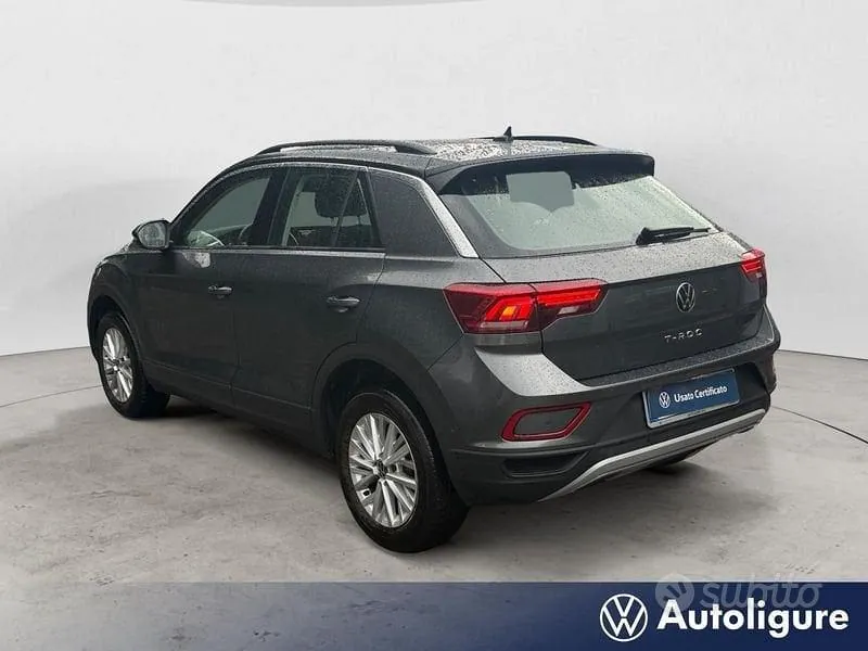 Volkswagen T-Roc 2023 photo 3