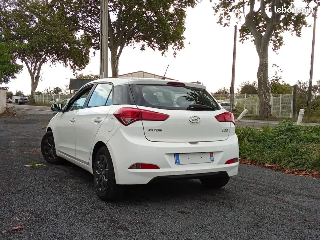 Hyundai I20 2017 photo 2