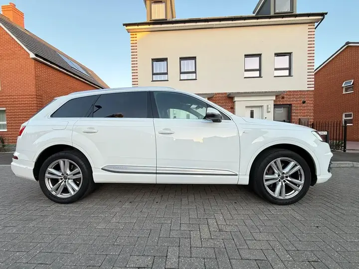 Audi Q7 2015 photo 3