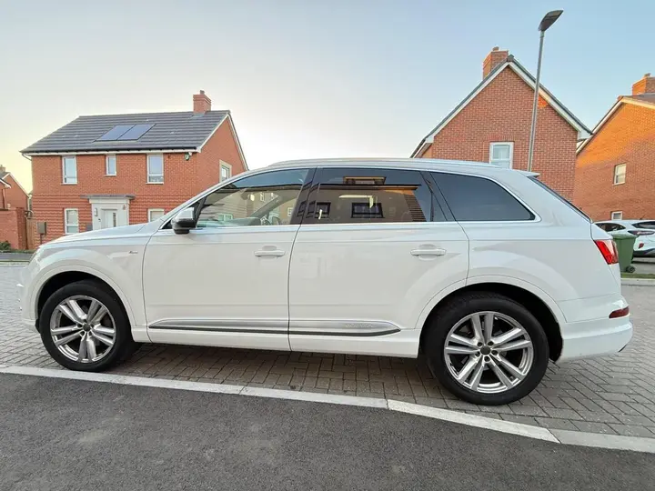 Audi Q7 2015 photo 4