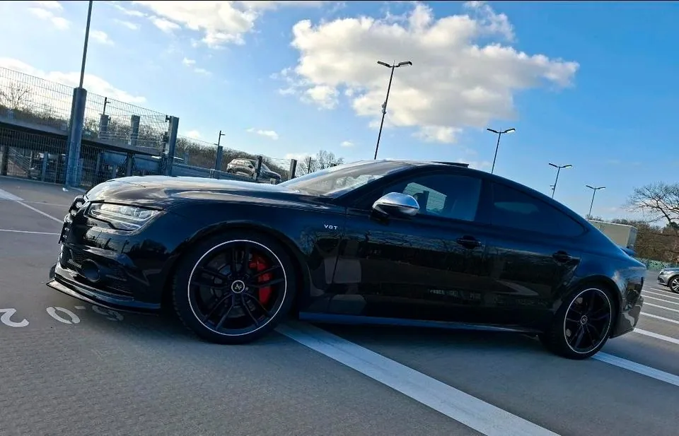 Audi S7 V8
