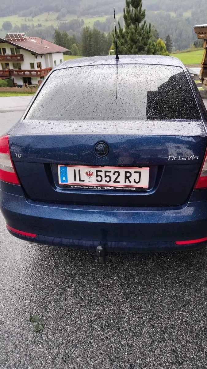 Skoda Octavia 2009 photo 2