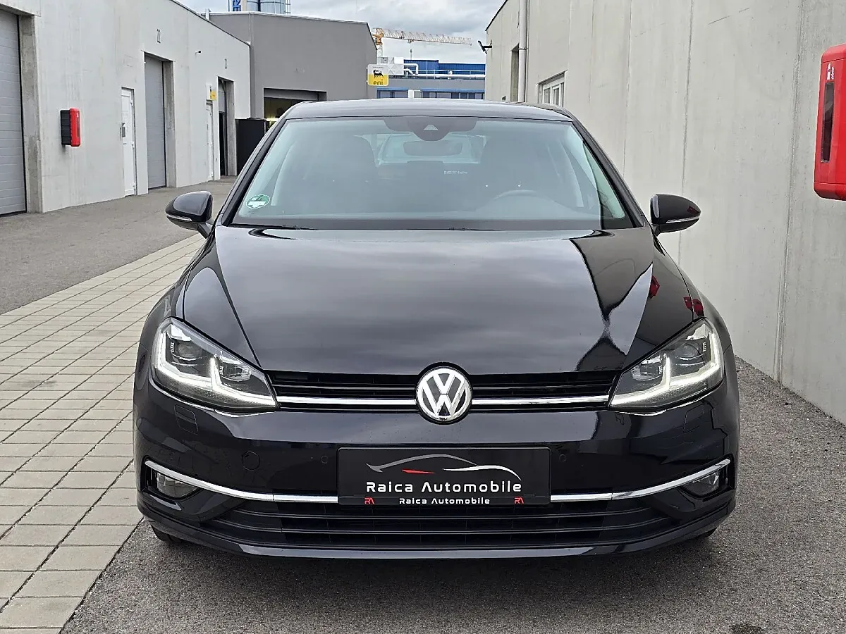 Volkswagen Golf 2019 photo 2