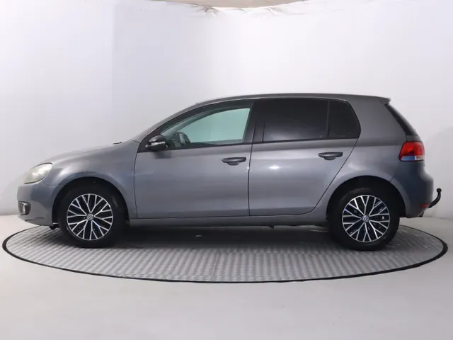 Volkswagen Golf 2012 photo 2