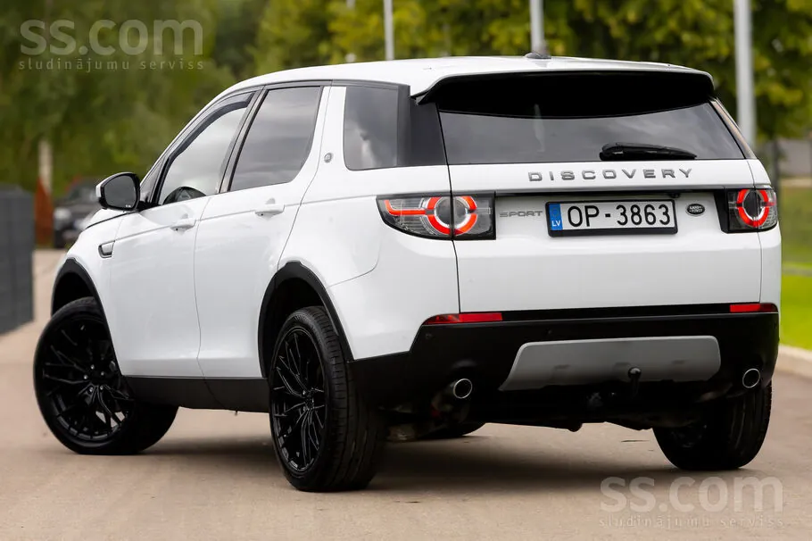 Land Rover Discovery Sport 2016 photo 2