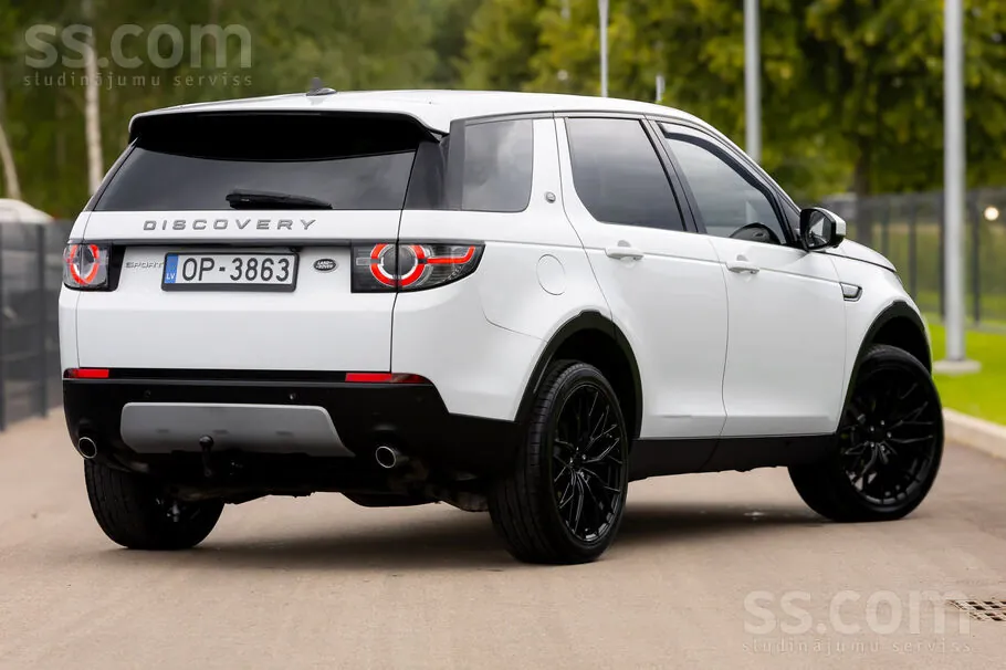 Land Rover Discovery Sport 2016 photo 3