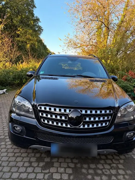 Mercedes-Benz 320