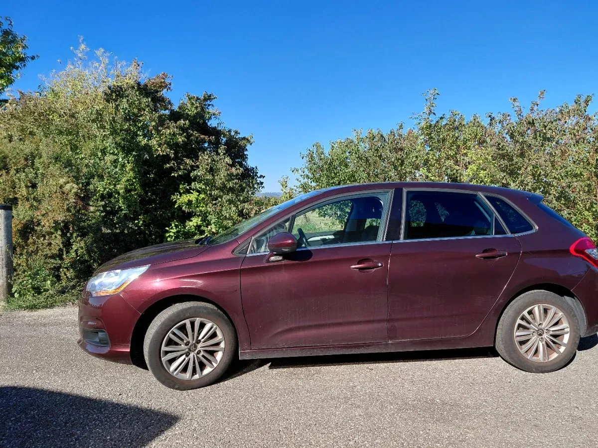 Citroen C4 2011 photo 2