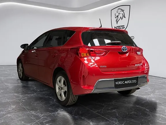 Toyota Auris 2014 photo 3