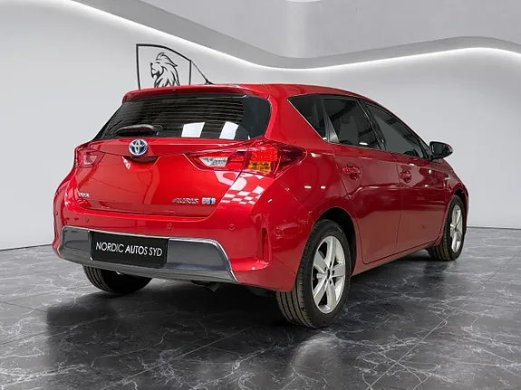 Toyota Auris 2014 photo 5