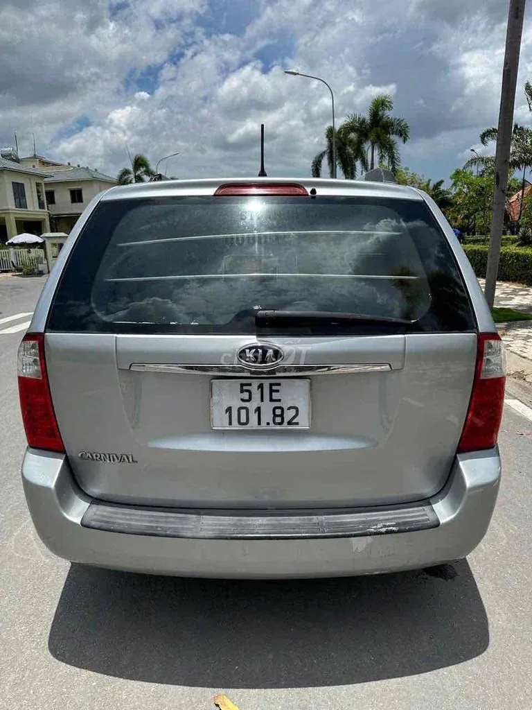 Kia Carnival 2009 photo 2