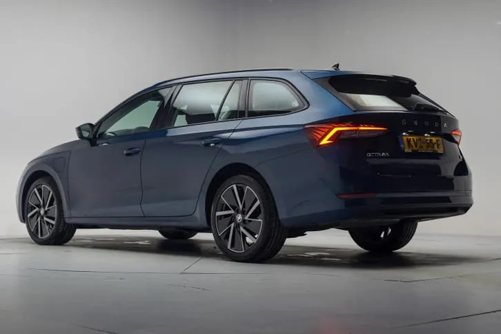 Skoda Octavia 2022 photo 3