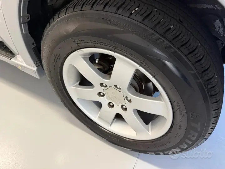 Mitsubishi Pajero 2004 photo 4
