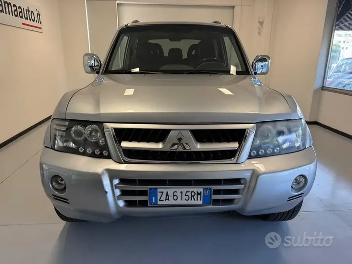 Mitsubishi Pajero 2004 photo 2