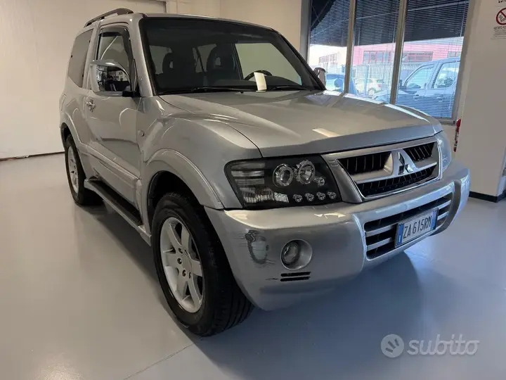 Mitsubishi Pajero 2004 photo 3