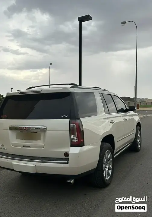 GMC Yukon 2015 photo 3