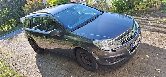 Opel Astra 2010 photo 4