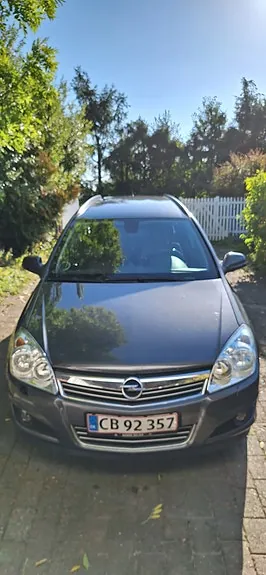 Opel Astra 2010 photo 3