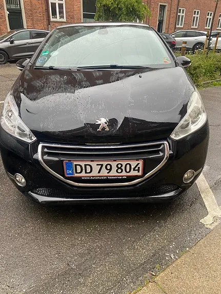 Peugeot 208 2015 photo 4