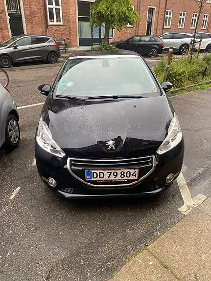 Peugeot 208 2015 photo 2