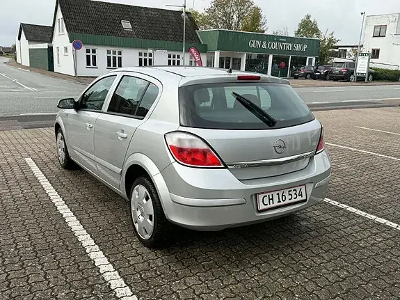 Opel Astra 2006 photo 4