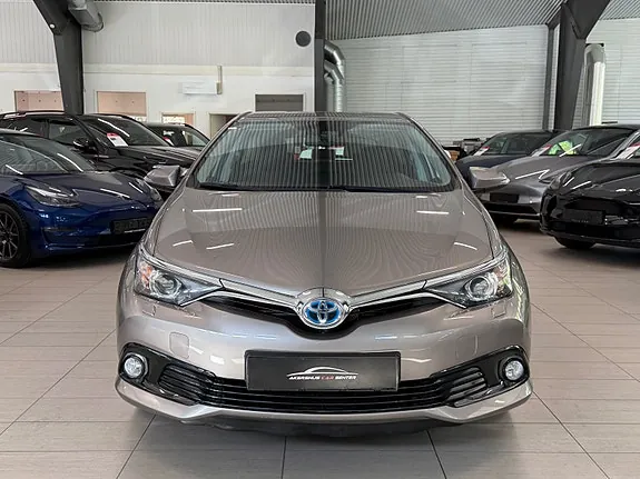 Toyota Auris 2015 photo 3