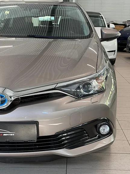 Toyota Auris 2015 photo 5
