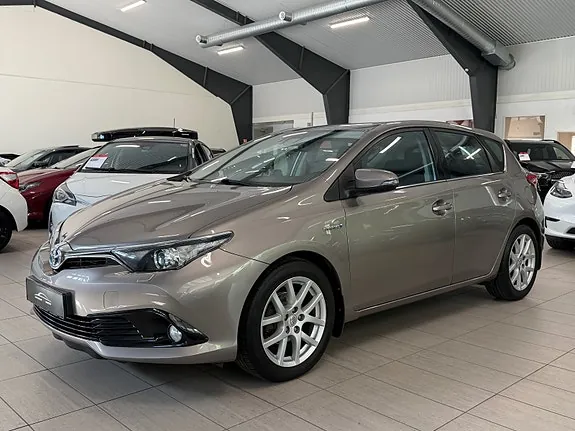 Toyota Auris 2015 photo 2