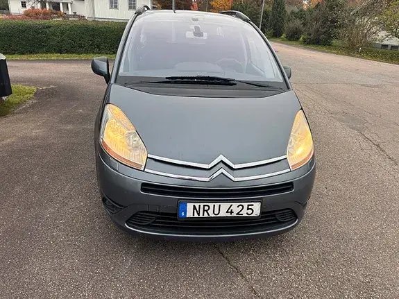 Citroen Grand C4 Picasso 2010 photo 2