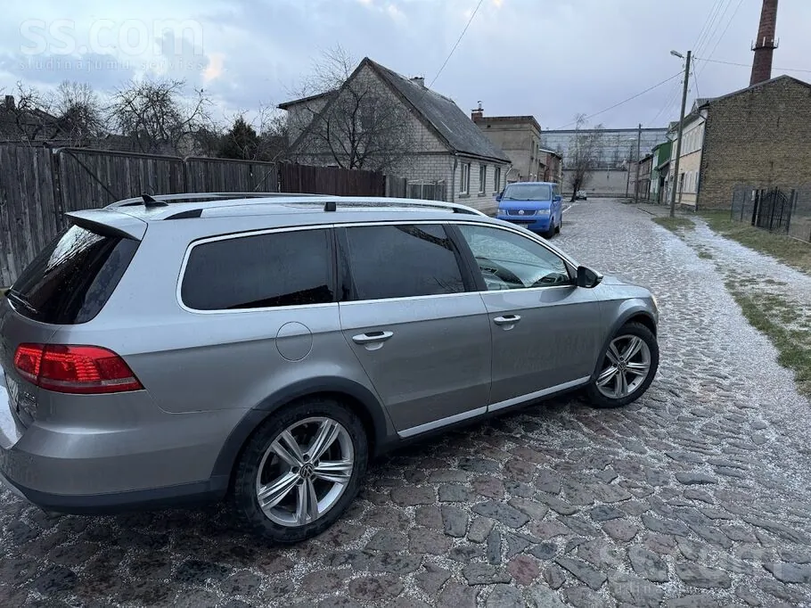 Volkswagen Passat Alltrack 2012 photo 2