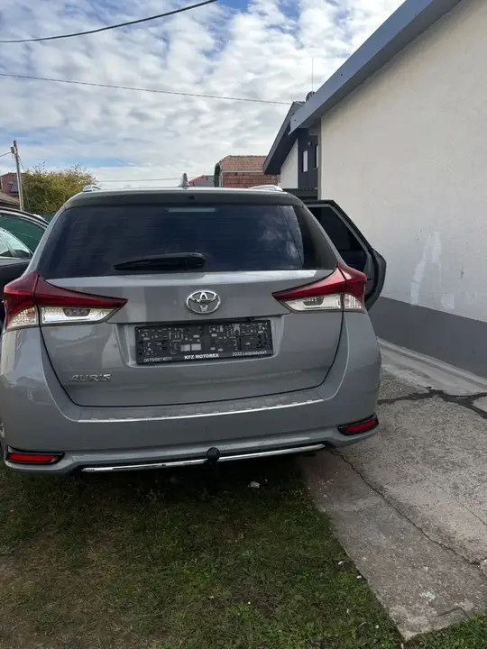 Toyota Auris 2018 photo 2