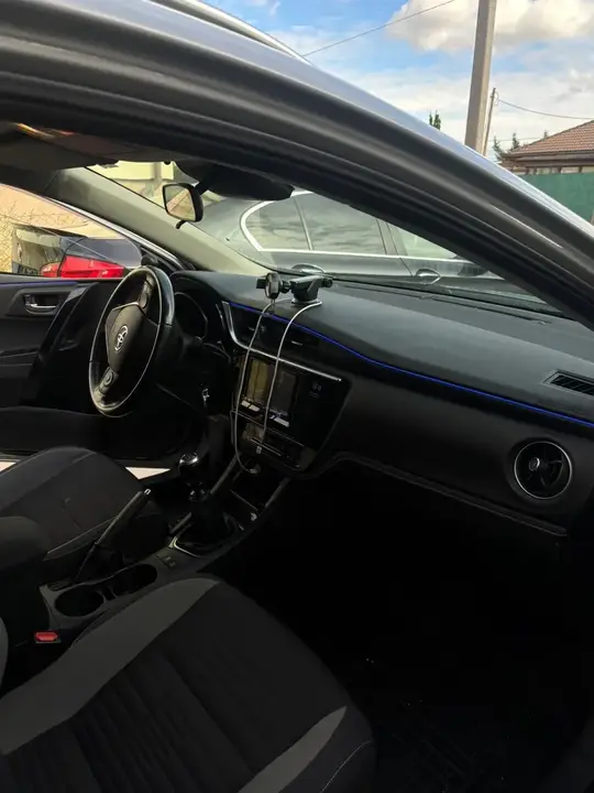 Toyota Auris 2018 photo 3