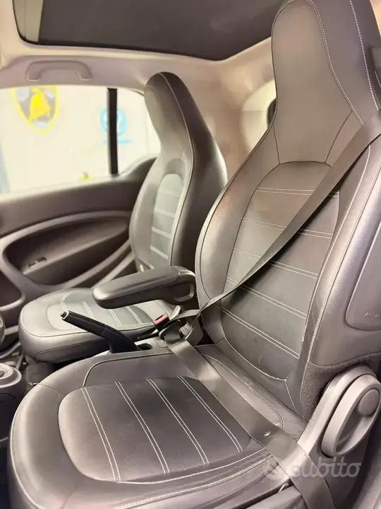Smart Fortwo 2019 photo 4