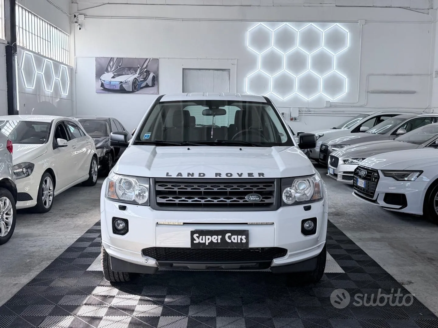 Land Rover Freelander 2012 photo 2