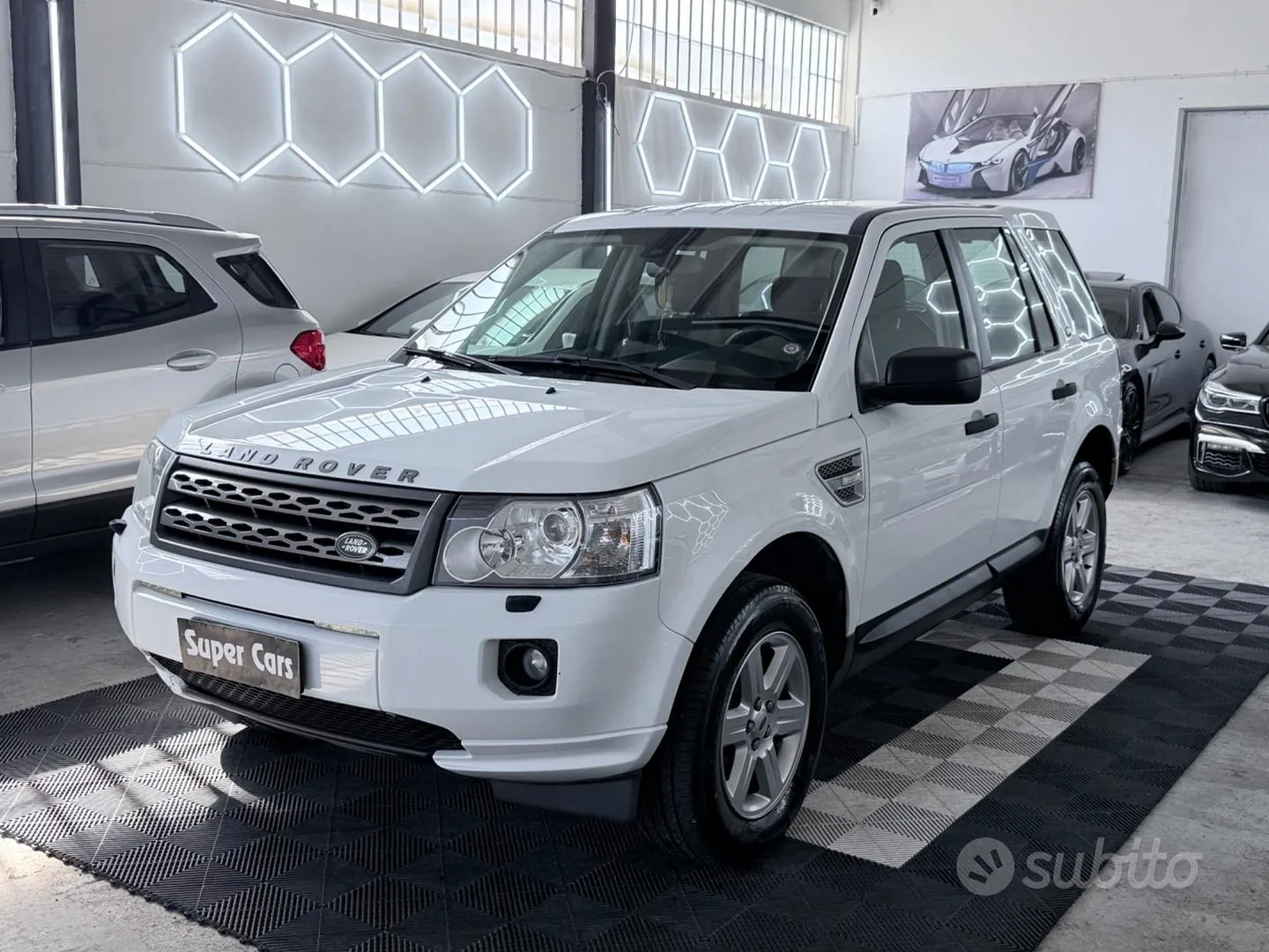 Land Rover Freelander 2012 photo 3