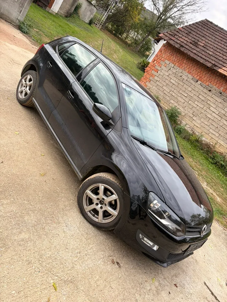 Volkswagen Polo 2010 photo 2