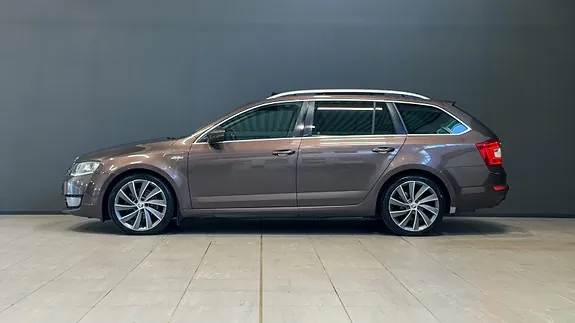 Skoda Octavia 2015 photo 2