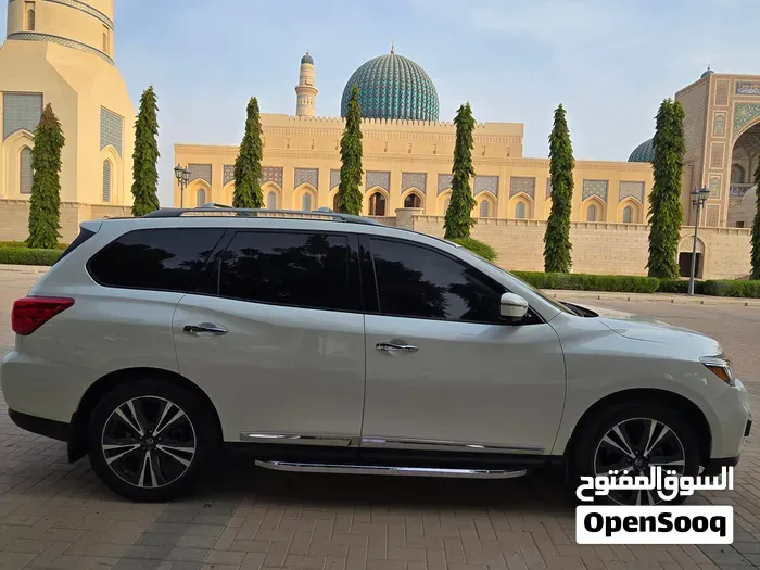 Nissan Pathfinder 2018 photo 2