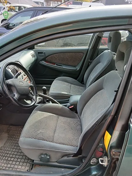 Toyota Avensis 1998 photo 3