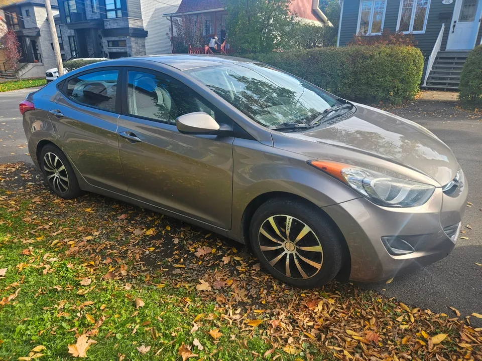 Hyundai Elantra 2013 photo 3