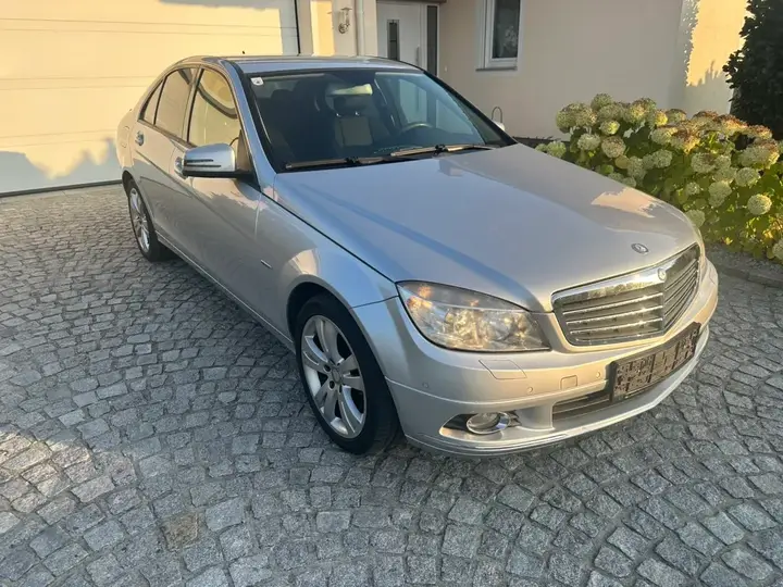 Mercedes-Benz C-Class 2009 photo 2
