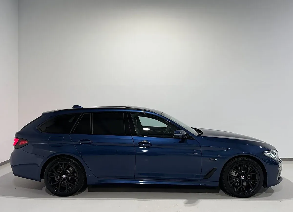 BMW 5 Series 2022 photo 2