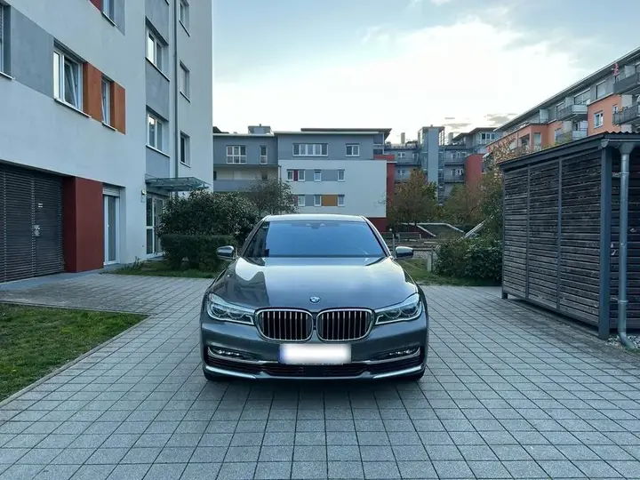 BMW 750I