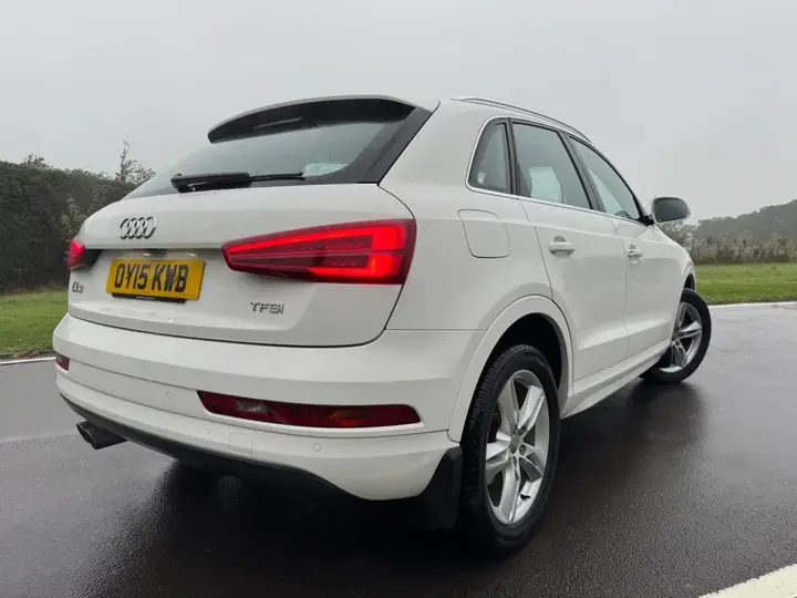 Audi Q3 2015 photo 5