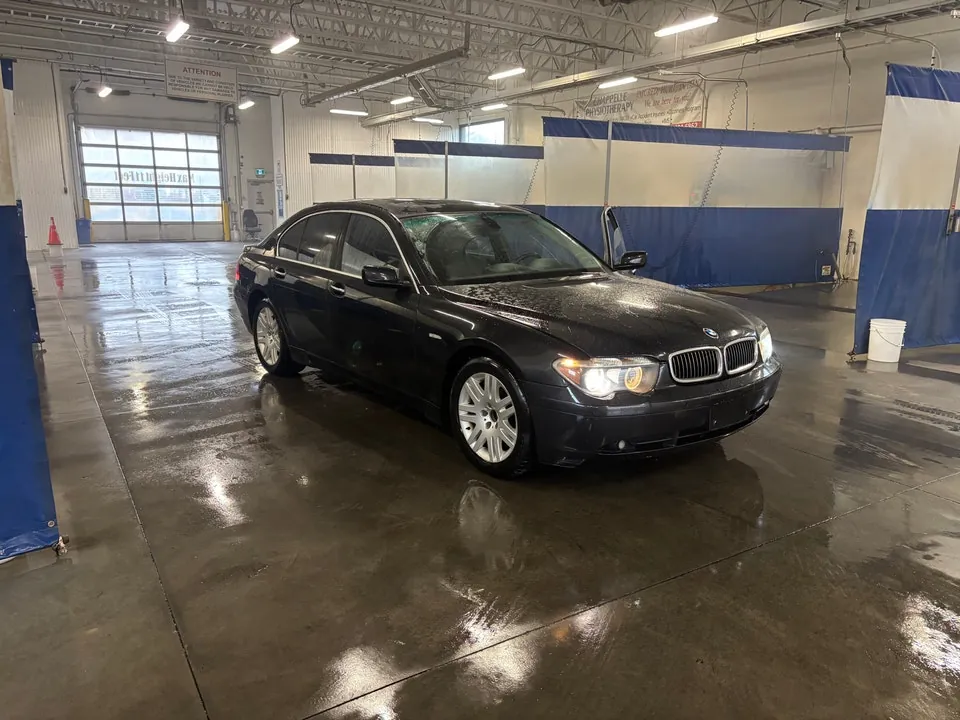 BMW 7 Series 2005 photo 2
