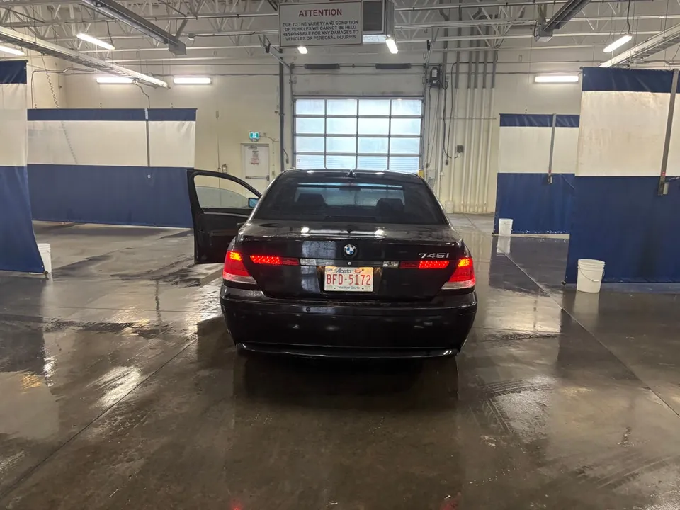 BMW 7 Series 2005 photo 5