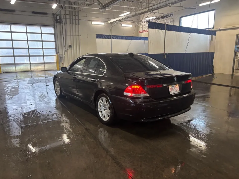 BMW 7 Series 2005 photo 4