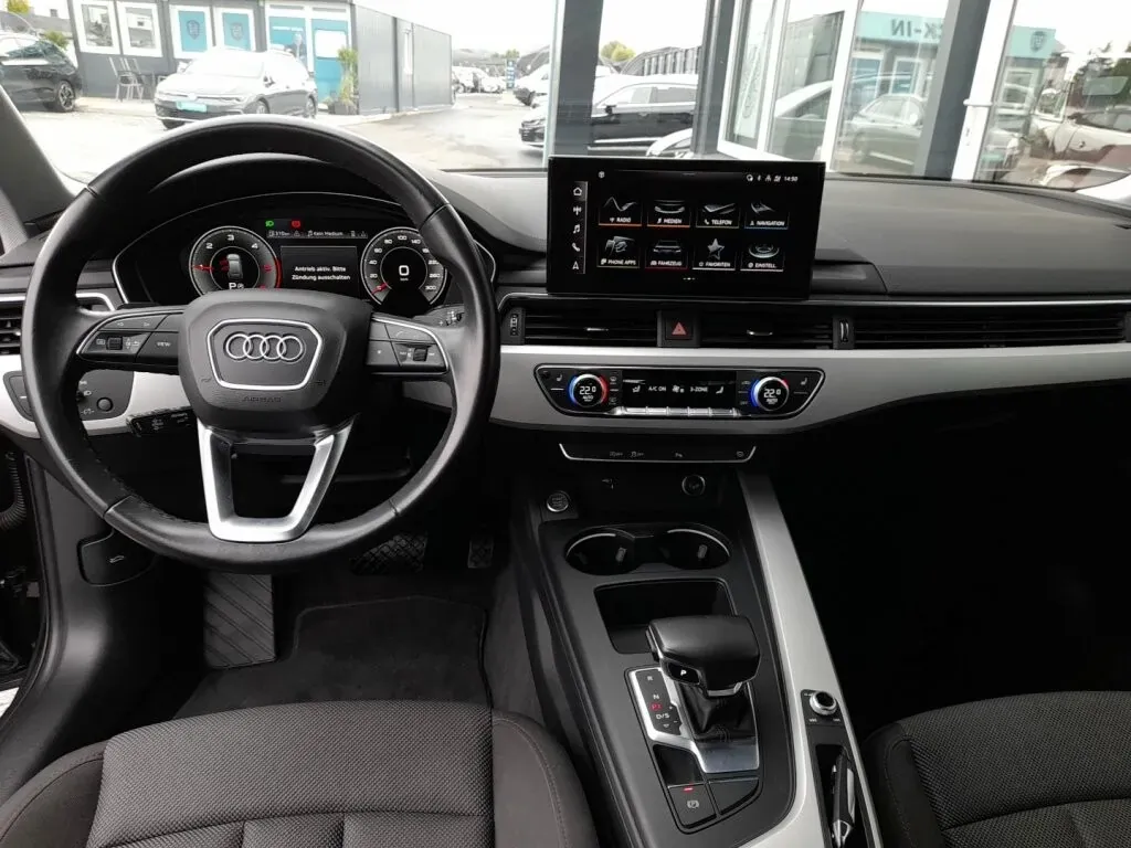 Audi A4 2021 photo 3