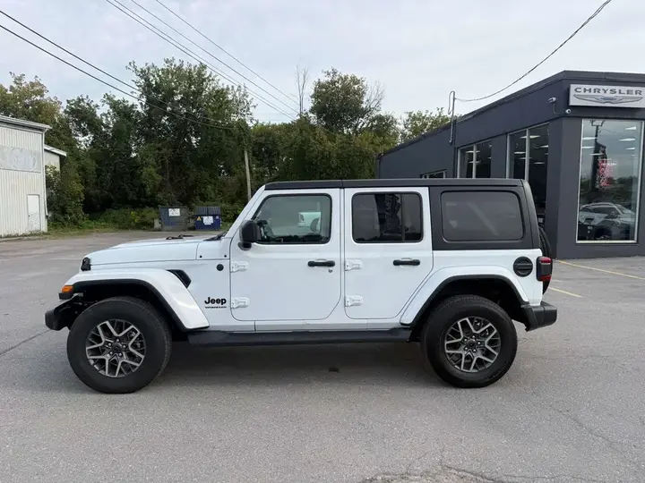 Jeep Wrangler 2026 photo 2