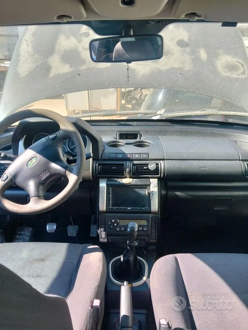Land Rover Freelander 2004 photo 4